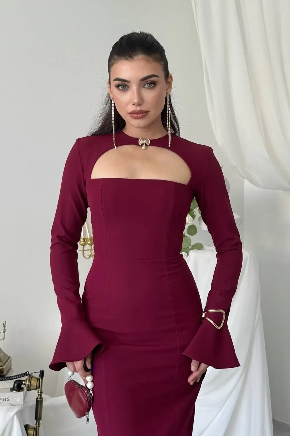 Broş Detaylı Elbise Bordo