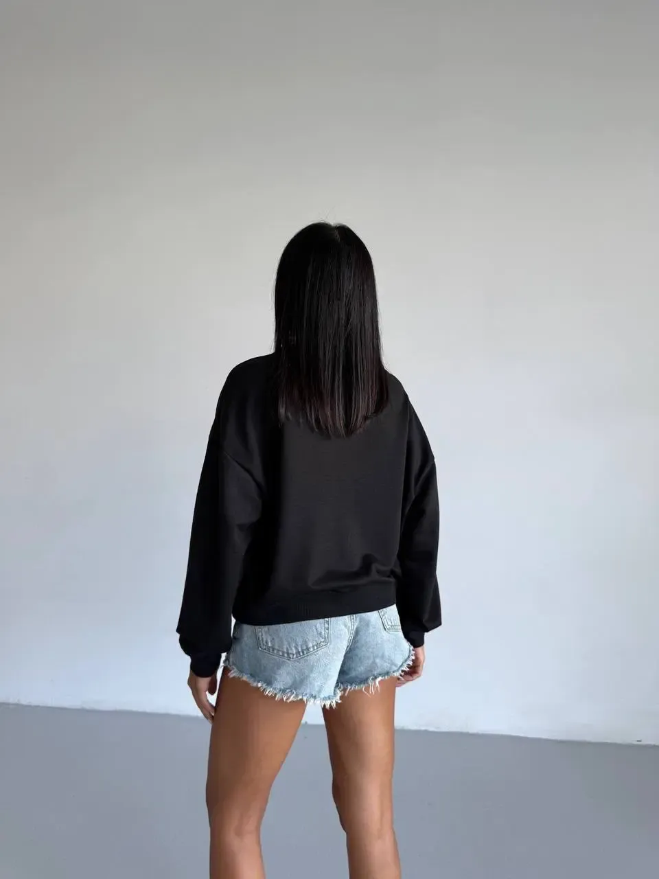 İki İplik Bisiklet Yaka Siyah Sweatshirt