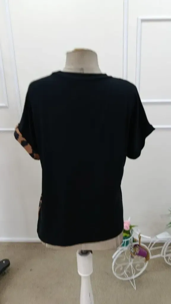 Kadın Kısa Kollu V Yakalı Leopar Desen Detaylı Viskon Bluz