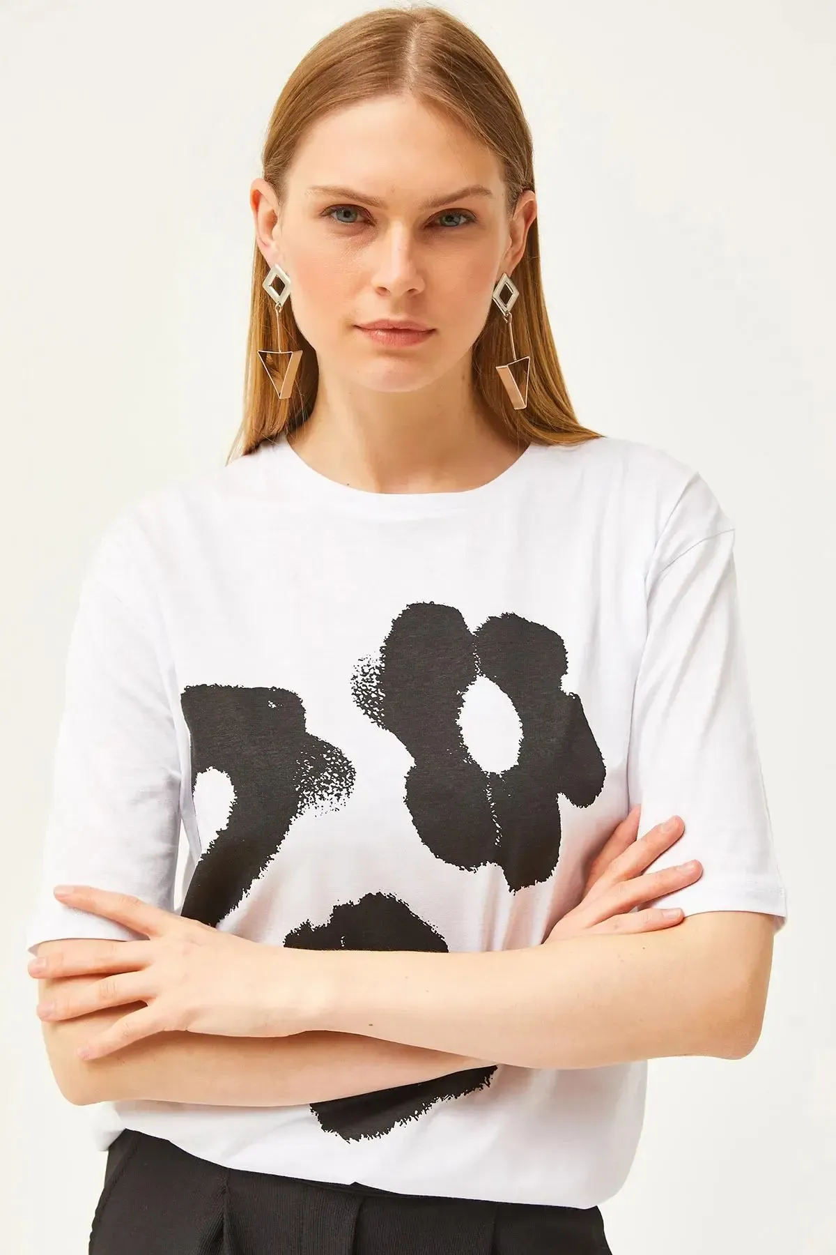 Papatya Baskılı Rahat Kalıp T-Shirt-cln1033-byz
