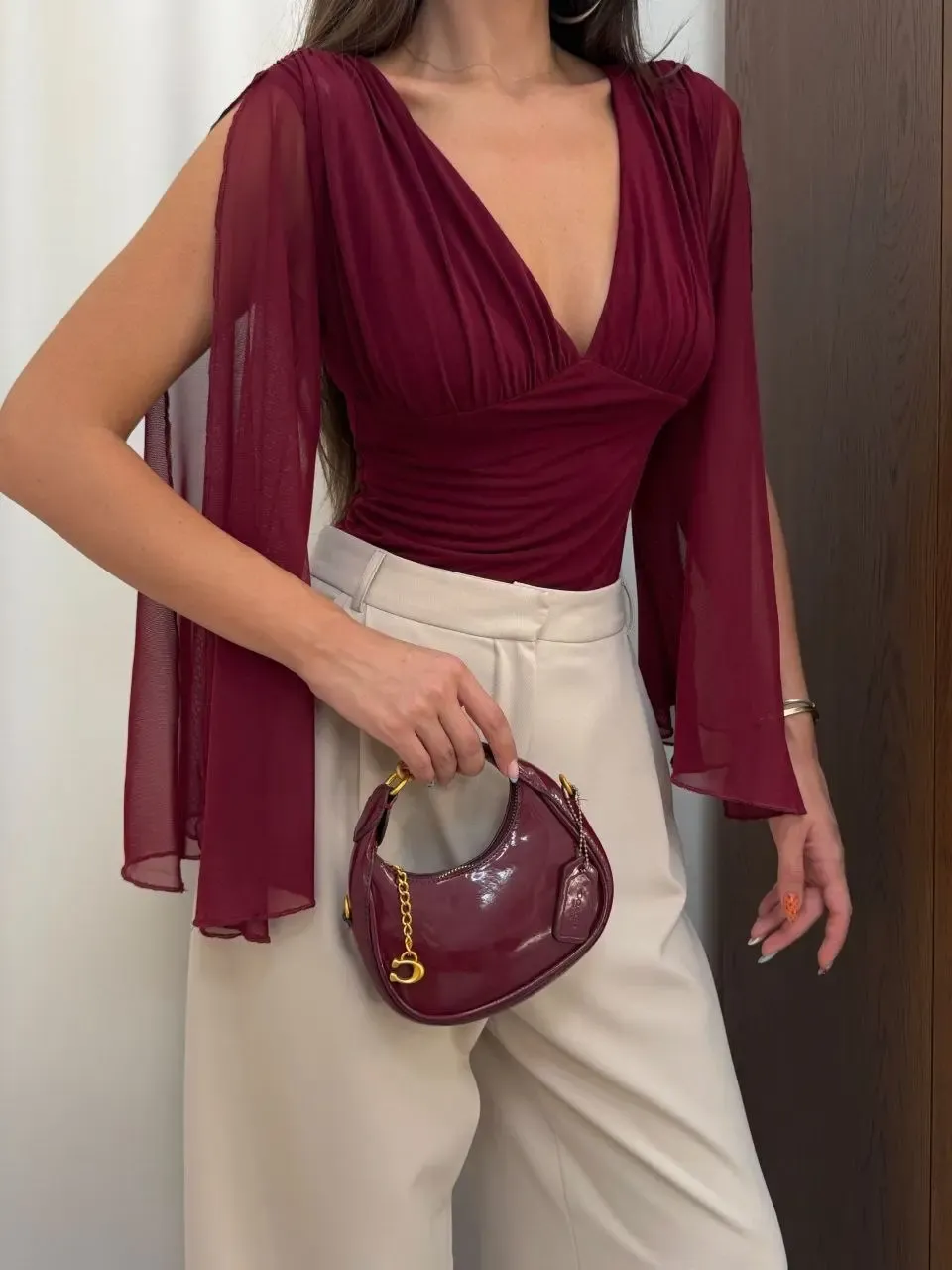 Pelerin Kol Detay Sandy Kumaş Bluz Bordo