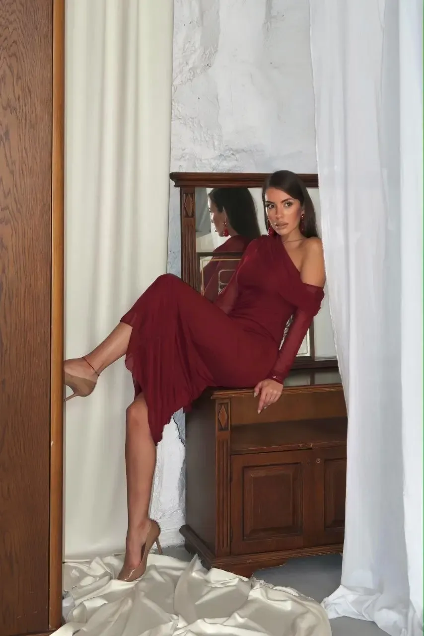 Tek Omuz Pelerin Detay Tül Elbise Bordo