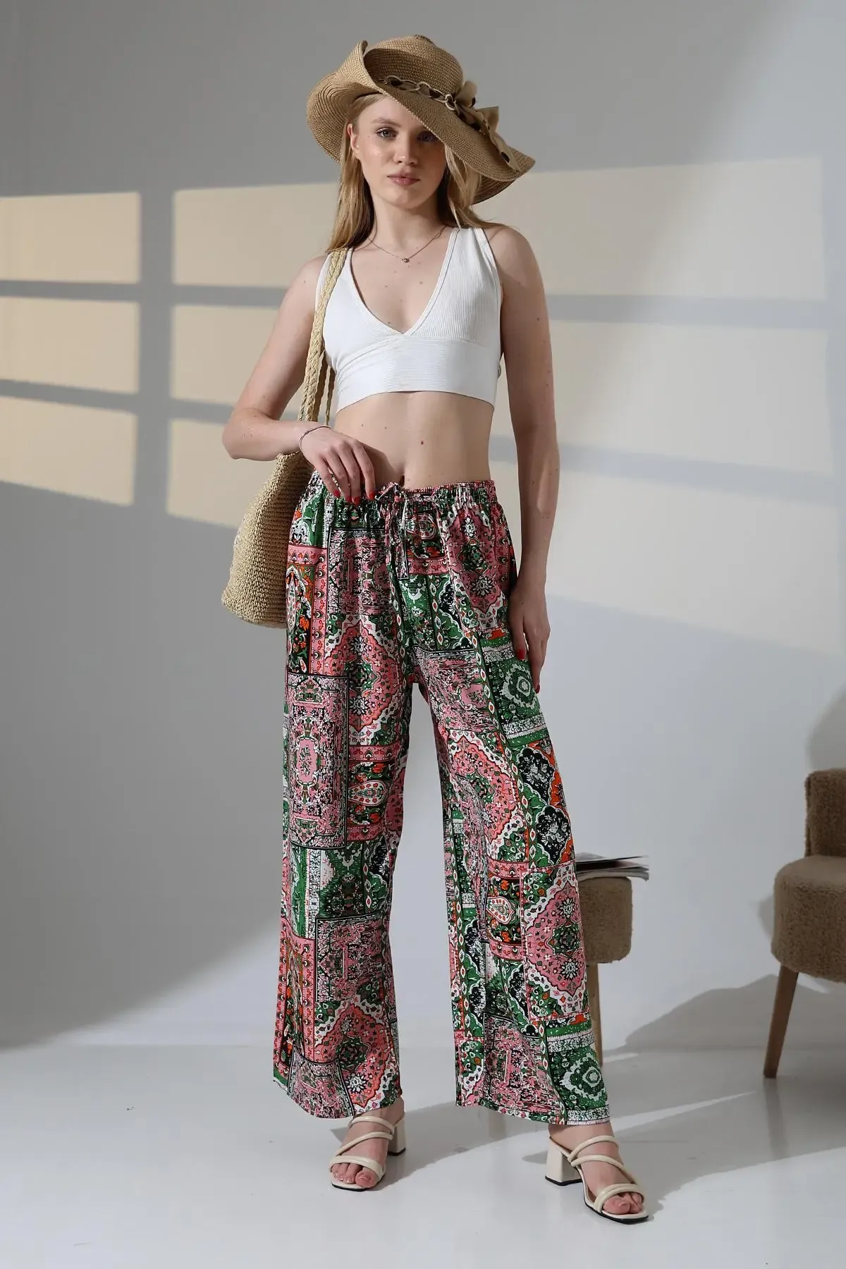Viskon Bol Paça Zümrüt Desenli Pantalon-ccyz2025pnt-zmrt