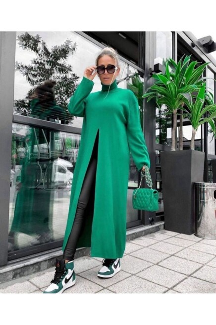 Balıkcı Yaka Yırtmac Detaylı Triko