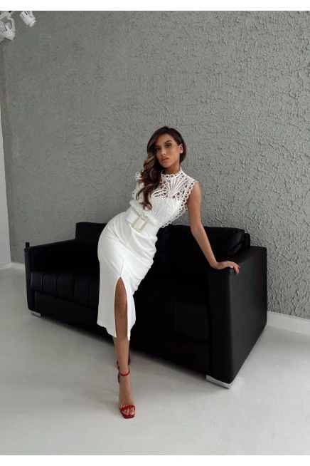 Özel Tasarım Kemer Detaylı Brodeli Elbise