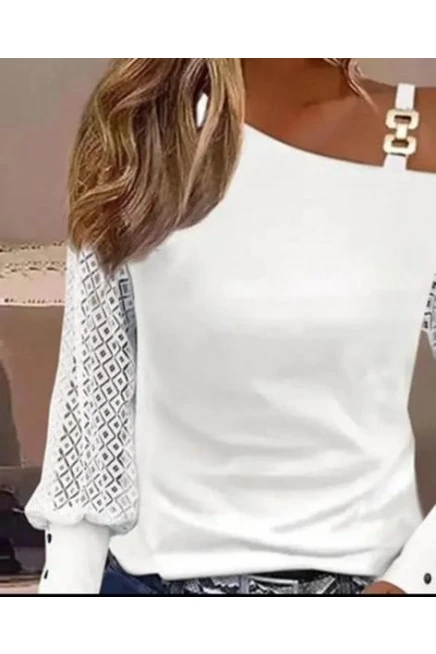 Yumoş Kumaş İthal Dantel ve Toka Detaylı Bluz