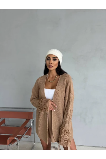 Bilekleri Kırçıllı Triko Hırka