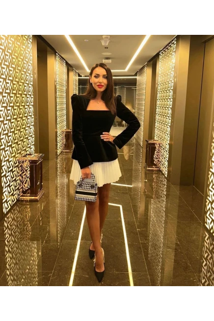 Kadife Kumaş Plise ve İnci Detaylı Elbise