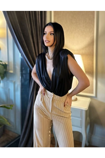 Omzu Vatkalı Varak Detay Bodysuit