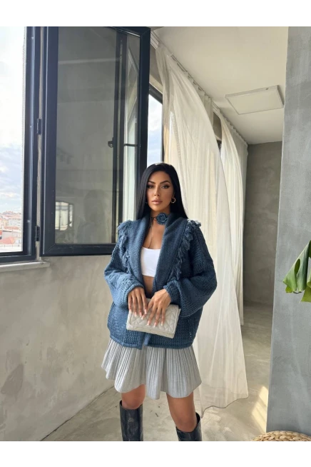Yaka Püskül Detaylı Hırka
