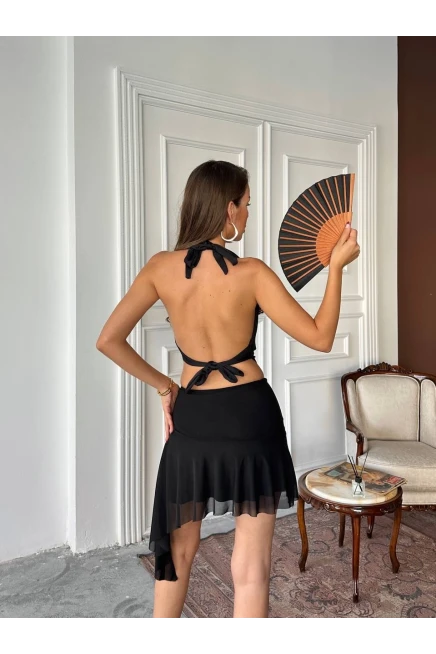 Degaje Yaka Aksesuar Detaylı Tül Kumaş Elbise Siyah