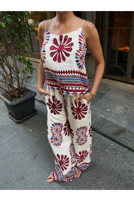 Desenli Kolsuz Üst ve Pantalon Takım Bordo