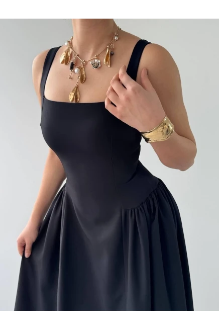 Piliseli Elbise Siyah