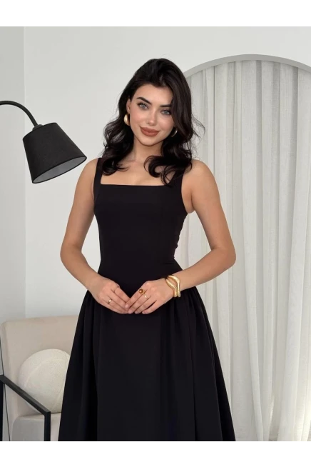 Piliseli Elbise Siyah