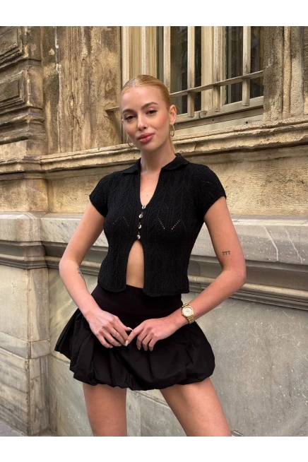 Polo Yaka Düğmeli Crop Bluz Siyah