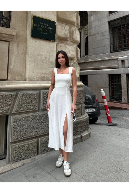 Sırt Detay Yırtmaçlı Elbise Beyaz