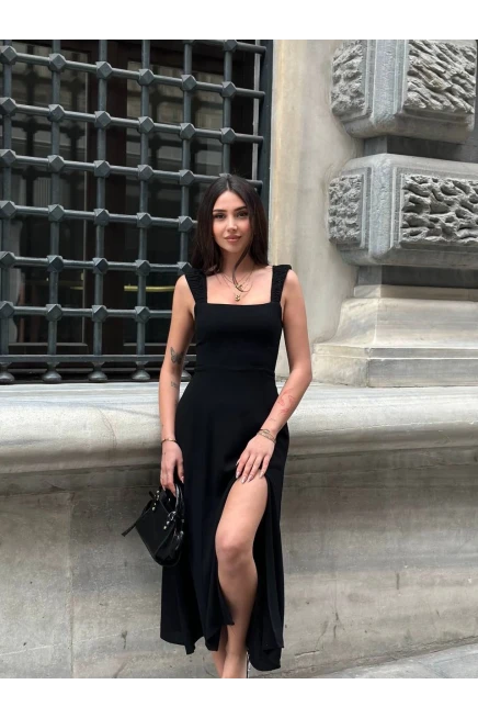Sırt Detay Yırtmaçlı Elbise Siyah