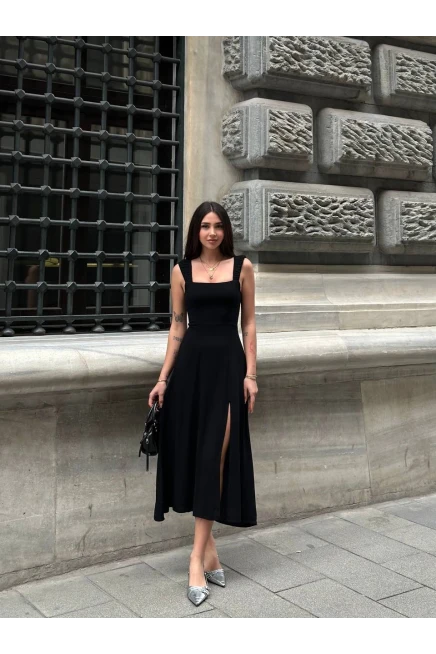 Sırt Detay Yırtmaçlı Elbise Siyah