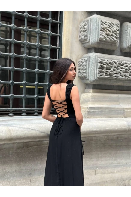 Sırt Detay Yırtmaçlı Elbise Siyah