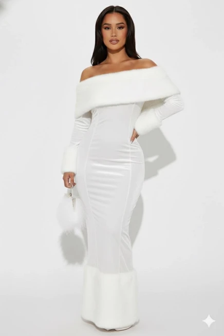 Kadife Kumaş Kürk Detaylı Maxi Elbise Beyaz