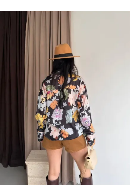 Kadın Renkli Çiçek Desenli Saten Gömlek