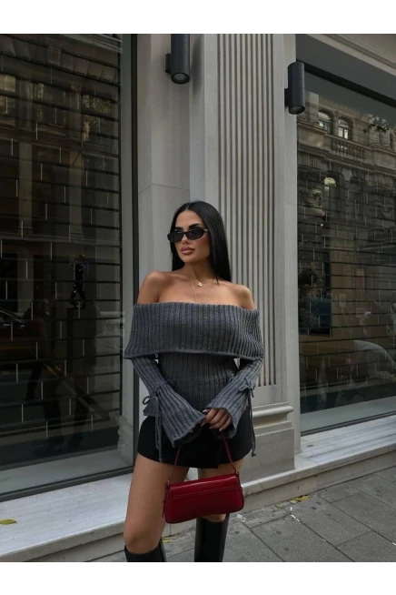 Kol Detay Madonna Yaka Triko Bluz Gri