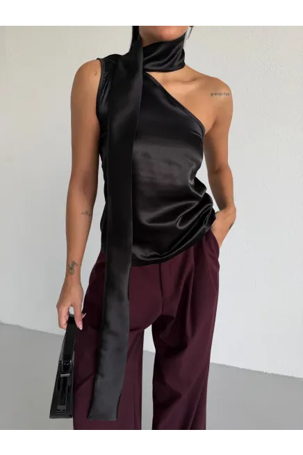 Yaka Detay Saten Bluz Siyah