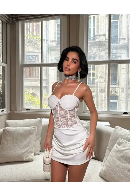 Beyaz Dantel İşlemeli Korse Görünümlü Mini Elbise
