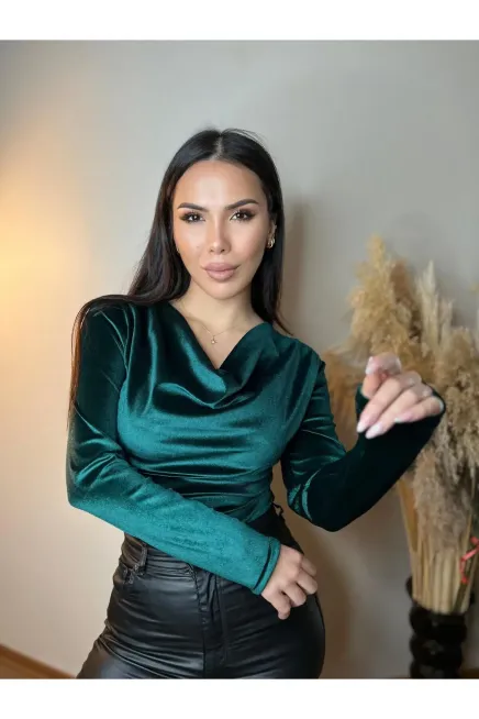 Degaje Yaka Çıtçıtlı Kadife Bodysuit-0116-snmbdyYeşil