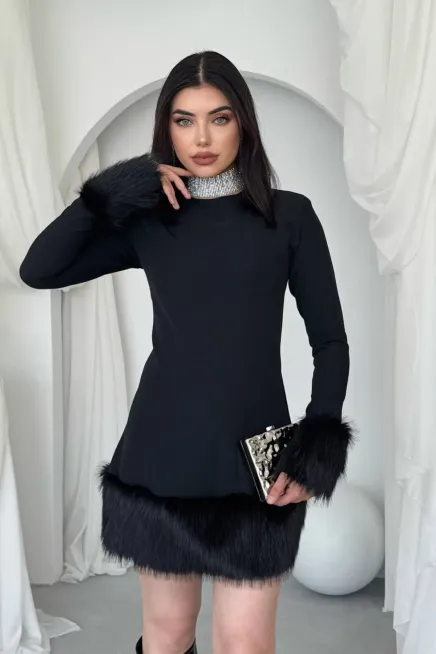 Kürk Detaylı Siyah Elbise